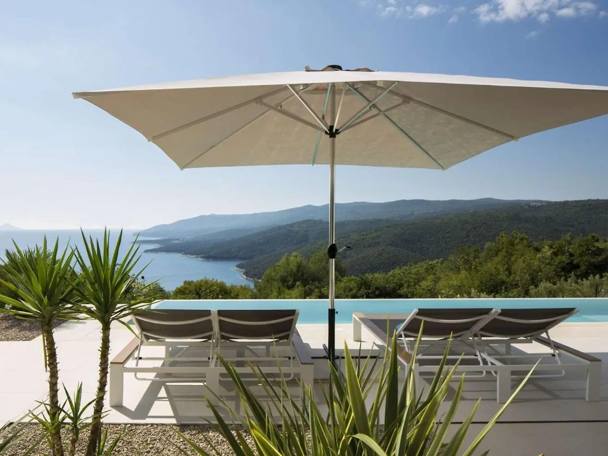 別荘 Design Villa In Rabac With Sea-View, Sauna, Private Pool